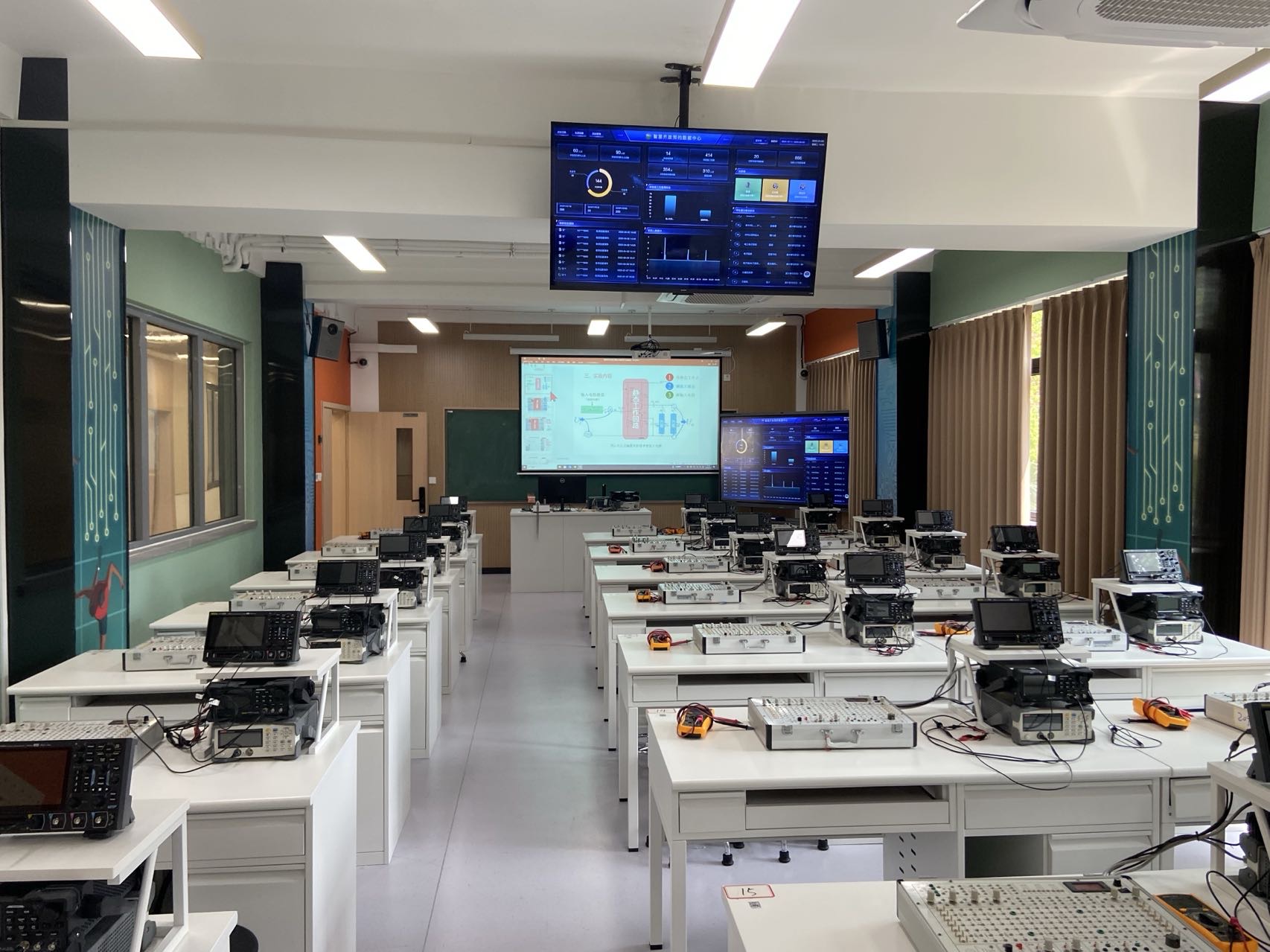 电工电子实验中心AI+电子实验室