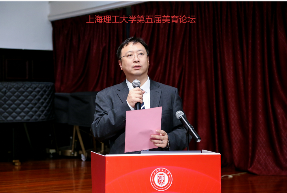 朱慧锋主持会议